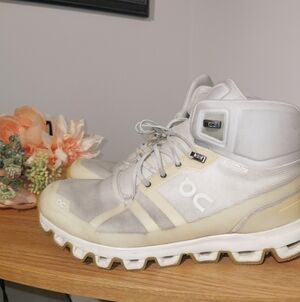 On Running High-Top Sneakers in White and Cream S9 Waterproof Great For Outdoor